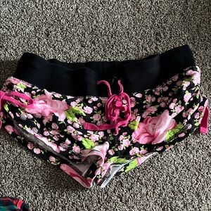 Vintage Candie's Black and Pink Floral sleep Shorts